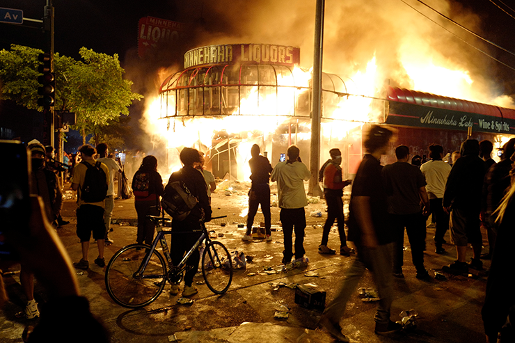 Minnehaha Liquors burning on the night of May 28.