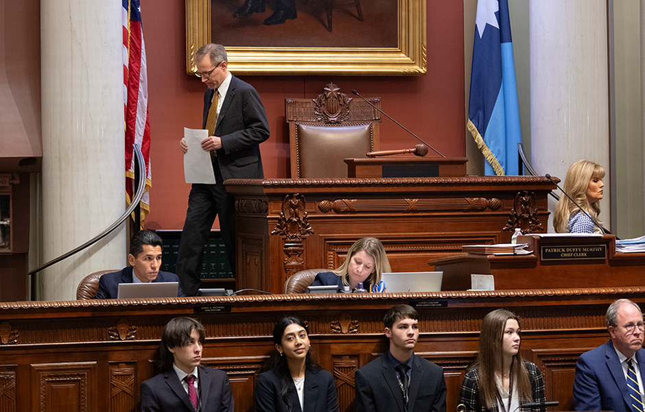 Secretary of State Steve Simon, the presiding officer of the House of Representatives until the body organizes, leaving the speaker’s desk after adjourning the House for a lack of a quorum on Monday.